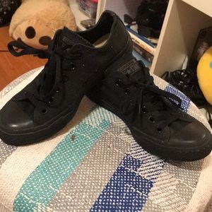 all black low top converse